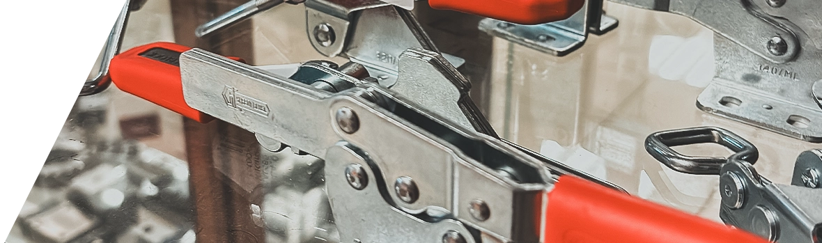 RÝCHLOUPÍNAČE, SKLÁPACIE ZÁMKY